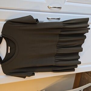 Entro peplum short sleeve top size medium